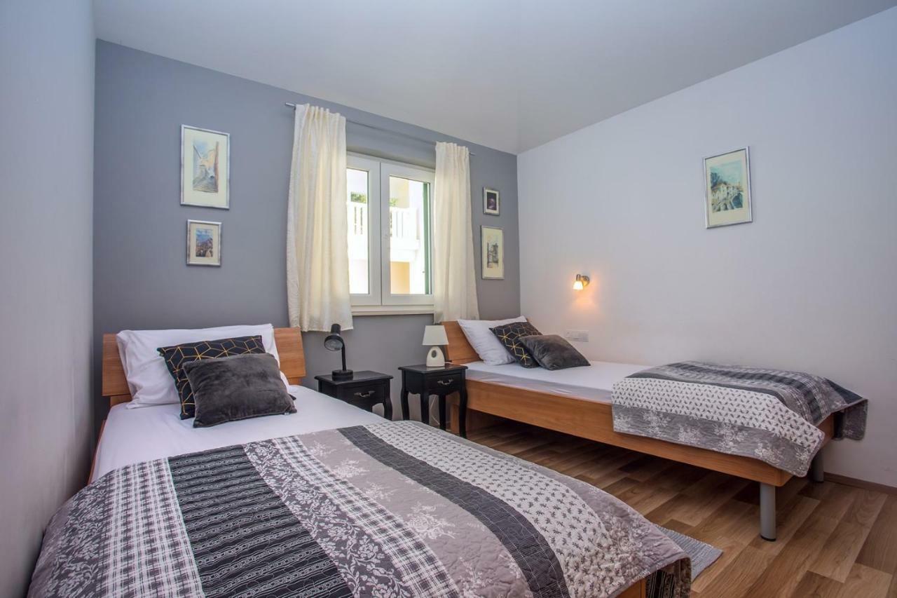 Villa Maslina, With Private 32M2Pool, Panoramic Views On 100Km Coastline, 12 Pax Lokva Rogoznica Esterno foto
